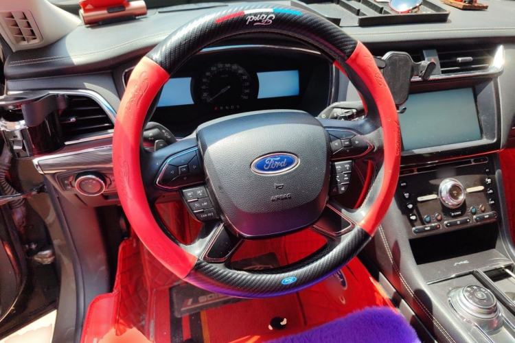 Used Ford Taurus 2015 EcoBoost 245 Luxury Model Steering Wheel