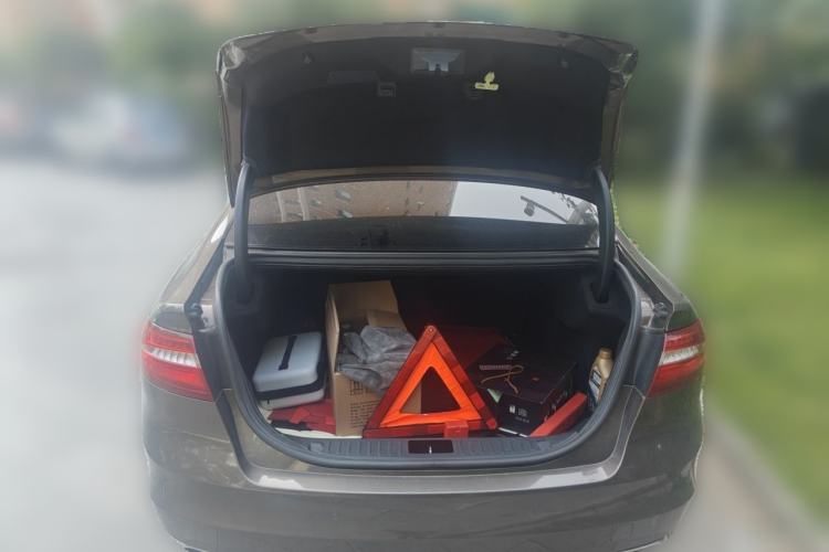 Used Ford Taurus 2015 EcoBoost 245 Luxury Model Trunk