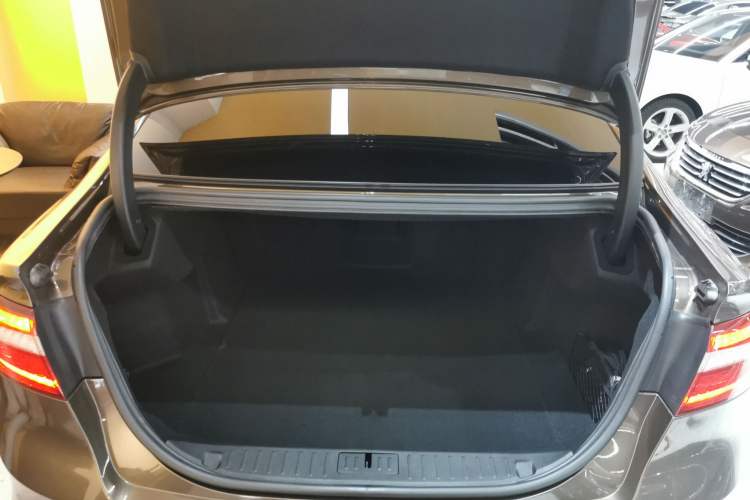 Used Ford Taurus 2015 EcoBoost 325 V6 Flagship Model Trunk