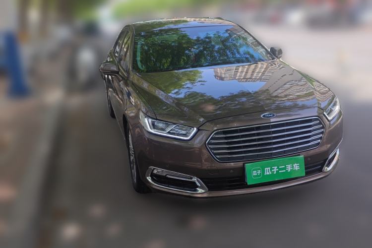 Used Ford Taurus 2015 EcoBoost 245 Luxury Model Front Right 45 Deg