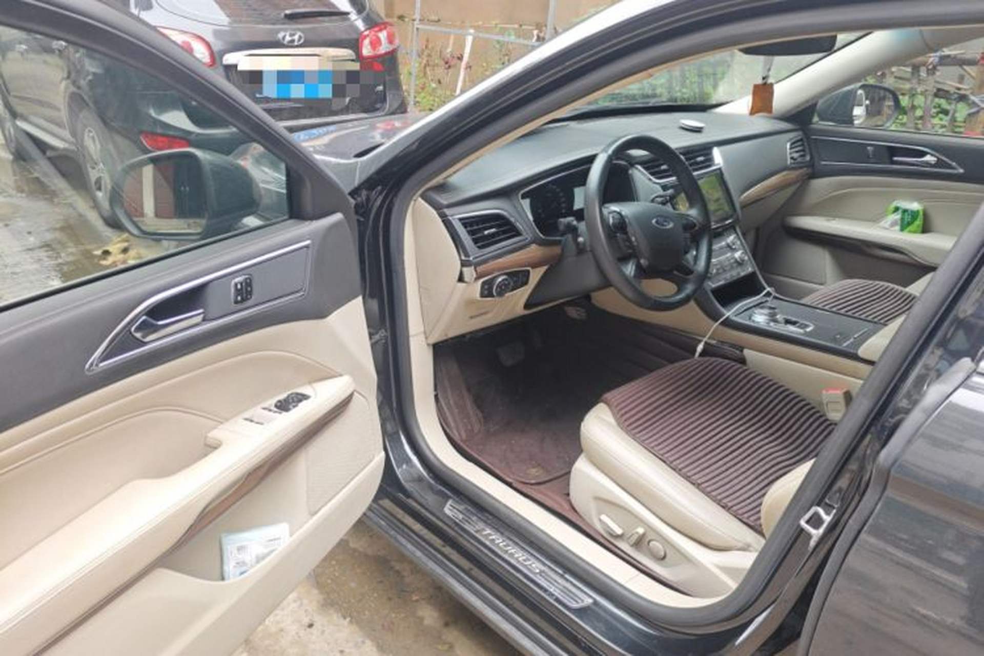 Used Ford Taurus 2015 EcoBoost 245 Fashion Edition Driver Seat