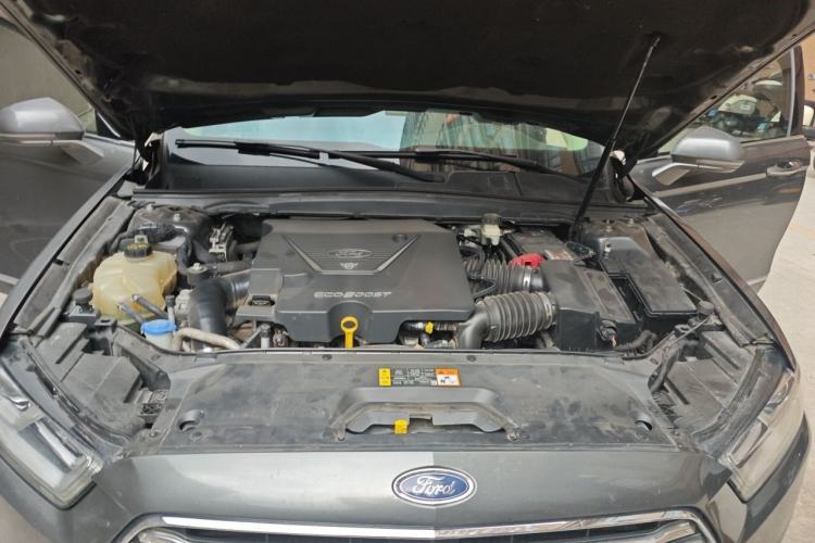 Used Ford Taurus 2015 EcoBoost 325 V6 Flagship Model Engine Bay