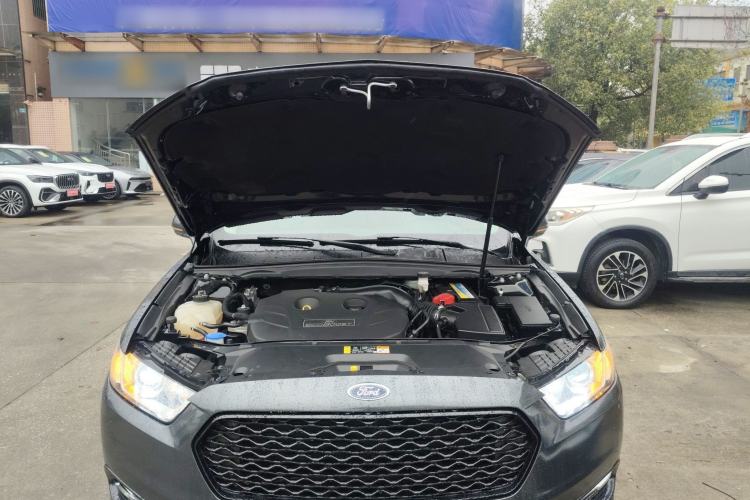 Used Ford Taurus 2015 EcoBoost 245 Fashion Edition Engine Bay
