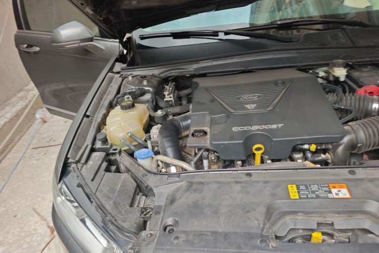 Used Ford Taurus 2015 EcoBoost 325 V6 Flagship Model Engine Bay Right