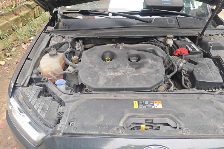 Used Ford Taurus 2015 EcoBoost 245 Fashion Edition Engine Bay Right