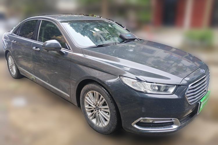 Used Ford Taurus 2015 EcoBoost 245 Fashion Edition Front Right 45 Deg