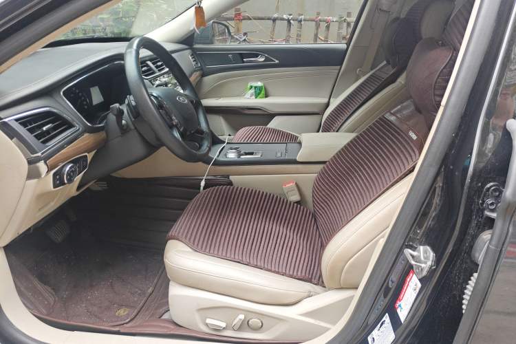 Used Ford Taurus 2015 EcoBoost 245 Fashion Edition Left Front Seat