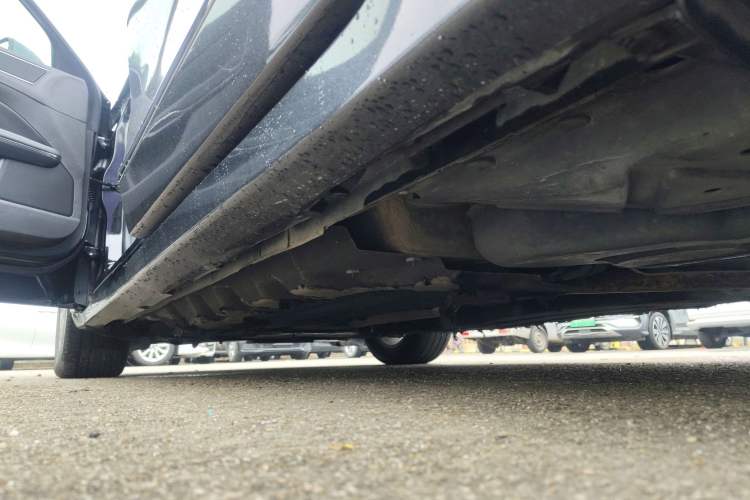 Used Ford Taurus 2015 EcoBoost 245 Fashion Edition Left Side Sill