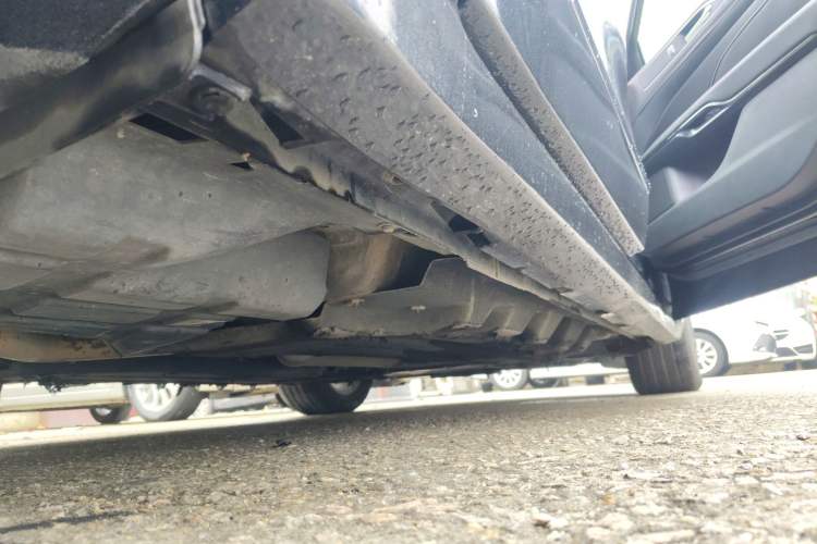 Used Ford Taurus 2015 EcoBoost 245 Fashion Edition Right Side Sill