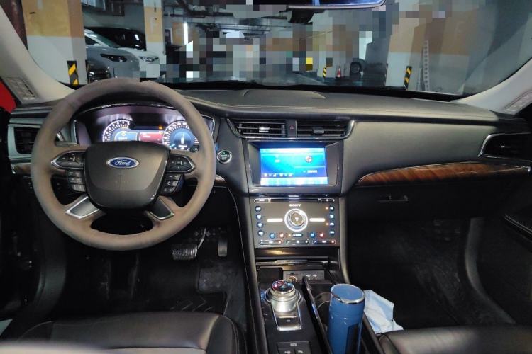Used Ford Taurus 2015 EcoBoost 325 V6 Flagship Model Center Console