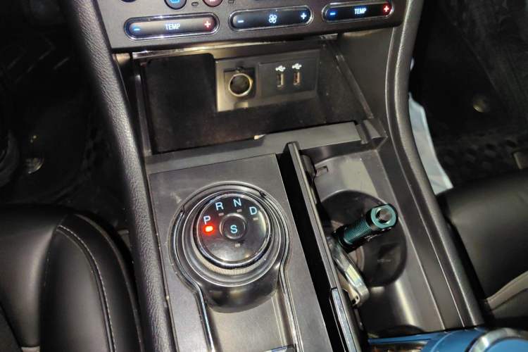 Used Ford Taurus 2015 EcoBoost 325 V6 Flagship Model Gear Lever