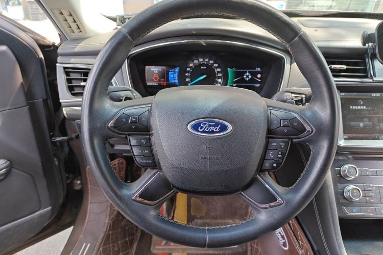 Used Ford Taurus 2015 EcoBoost 245 Fashion Edition Steering Wheel