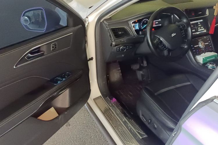 Used Ford Taurus 2015 EcoBoost 245 Luxury Model Driver Seat