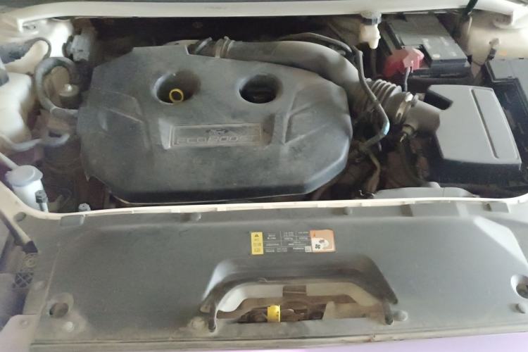 Used Ford Taurus 2015 EcoBoost 245 Luxury Model Engine Bay