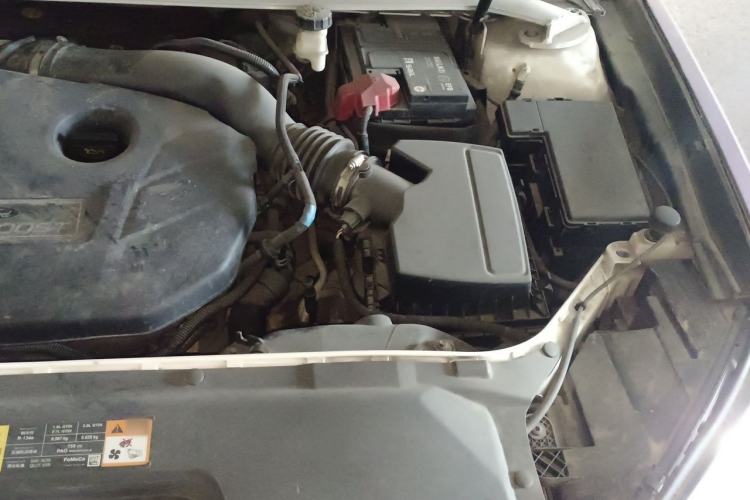 Used Ford Taurus 2015 EcoBoost 245 Luxury Model Engine Bay Left