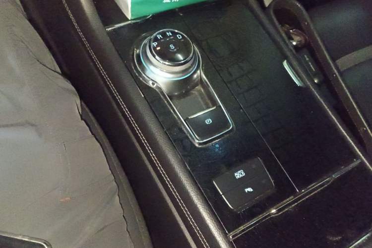 Used Ford Taurus 2015 EcoBoost 245 Luxury Model Gear Lever