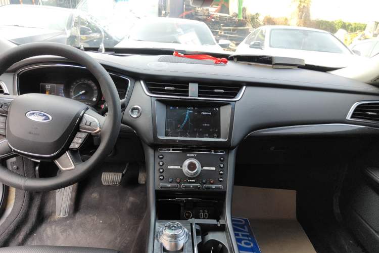 Used Ford Taurus 2015 EcoBoost 245 Luxury Model Audio And AC Panel