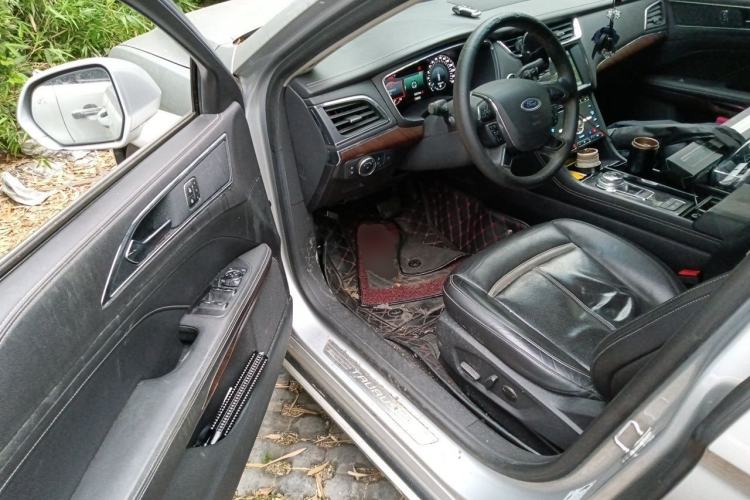 Used Ford Taurus 2015 EcoBoost 245 Ultimate Model Driver Seat