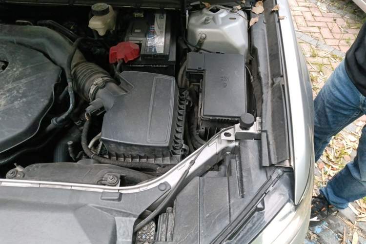 Used Ford Taurus 2015 EcoBoost 245 Ultimate Model Engine Bay Left