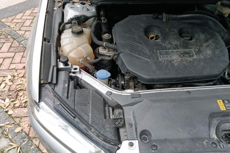 Used Ford Taurus 2015 EcoBoost 245 Ultimate Model Engine Bay Right