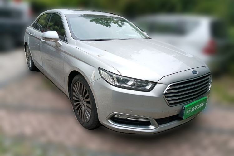Used Ford Taurus 2015 EcoBoost 245 Ultimate Model Front Right 45 Deg