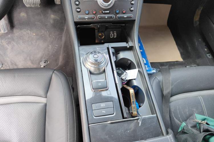 Used Ford Taurus 2015 EcoBoost 245 Luxury Model Gear Lever