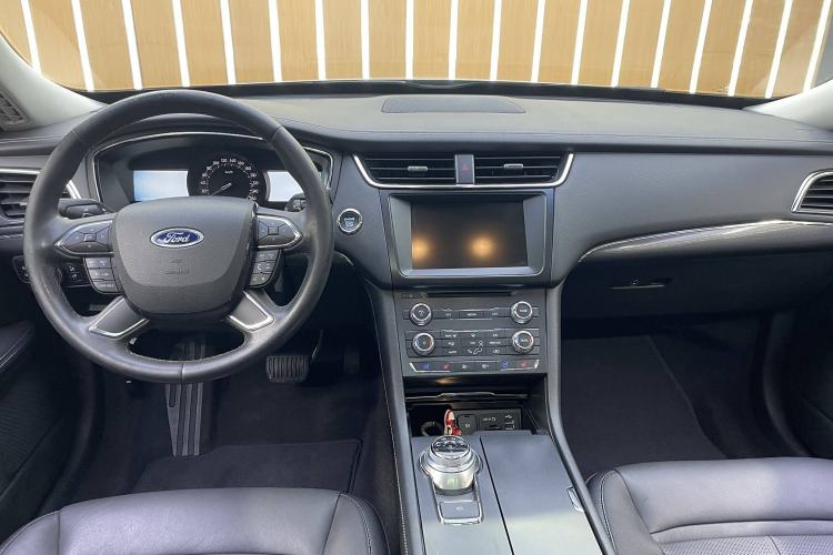 Used Ford Taurus 2015 EcoBoost 245 Fashion Edition Interior 2
