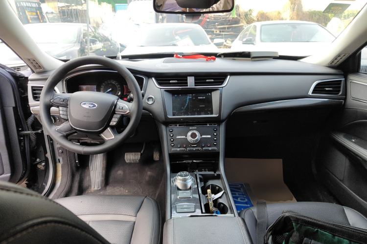 Used Ford Taurus 2015 EcoBoost 245 Luxury Model Interior 2