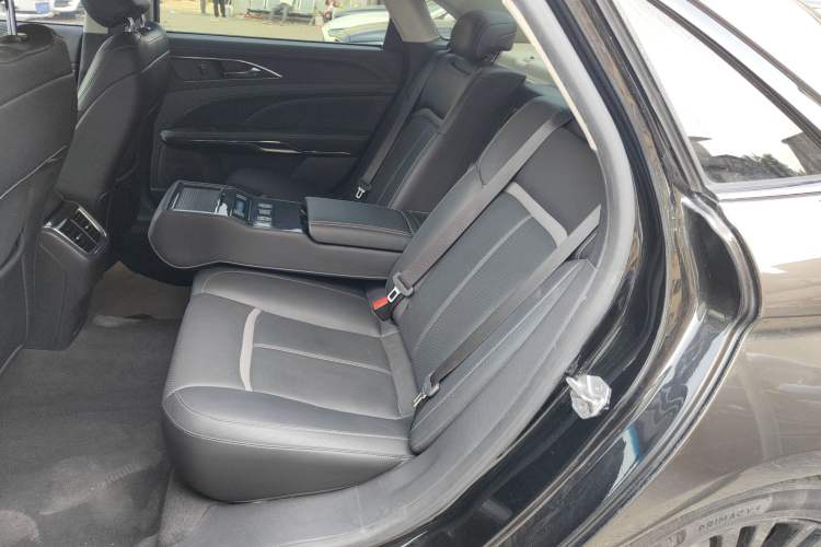 Used Ford Taurus 2015 EcoBoost 245 Luxury Model Interior 4
