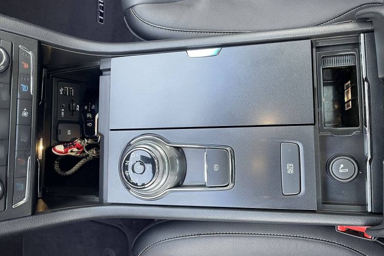 Used Ford Taurus 2015 EcoBoost 245 Fashion Edition Interior 9