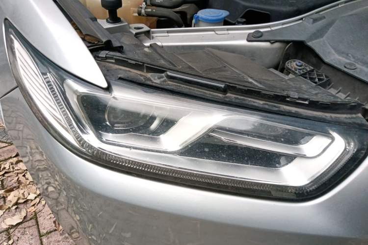 Used Ford Taurus 2015 EcoBoost 245 Ultimate Model Right Front Headlight