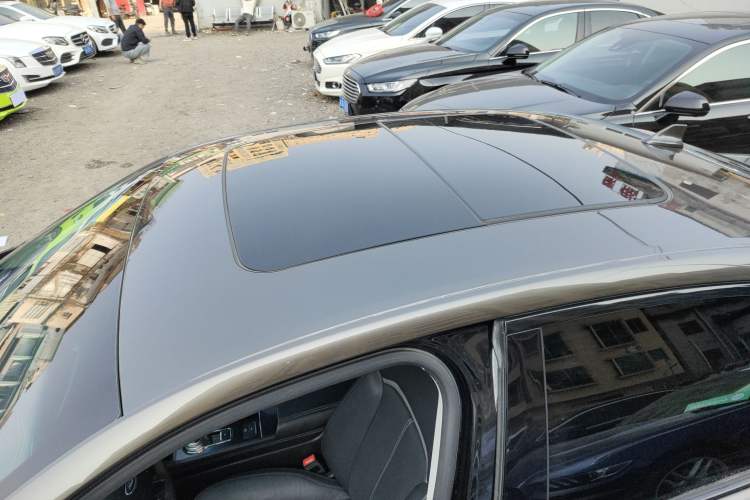 Used Ford Taurus 2015 EcoBoost 245 Luxury Model Roof