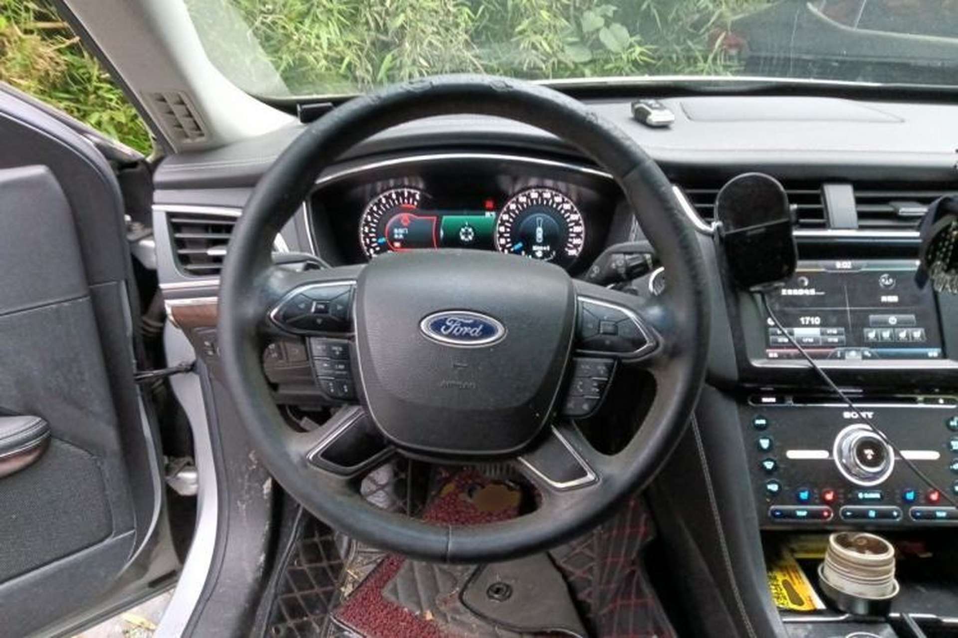 Used Ford Taurus 2015 EcoBoost 245 Ultimate Model Steering Wheel