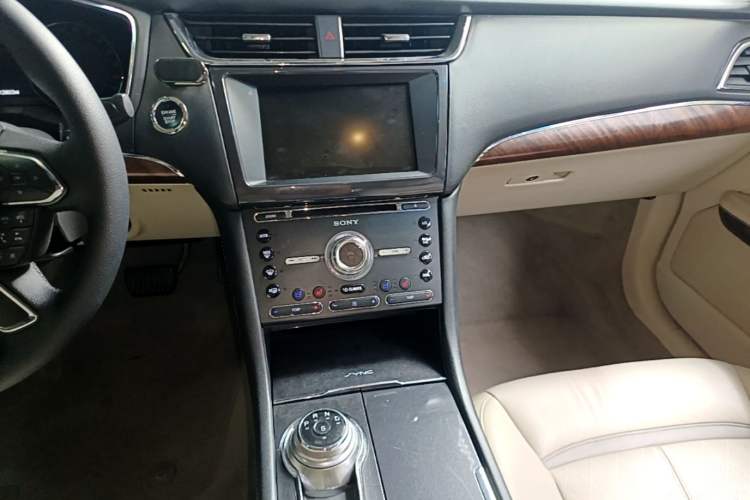 Used Ford Taurus 2015 EcoBoost 245 Ultimate Model Audio And AC Panel