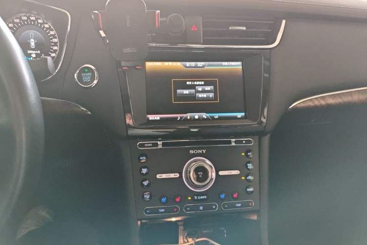 Used Ford Taurus 2015 EcoBoost 325 V6 Flagship Model Audio And AC Panel
