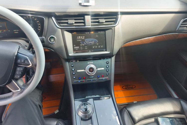 Used Ford Taurus 2015 EcoBoost 245 Ultimate Model Audio And AC Panel