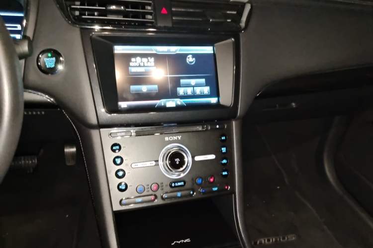 Used Ford Taurus 2015 EcoBoost 245 Luxury Model Audio And AC Panel