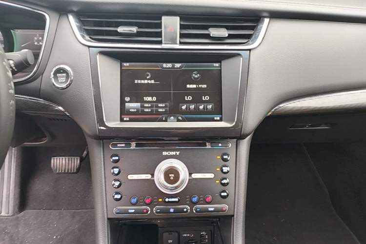Used Ford Taurus 2015 EcoBoost 245 Luxury Model Audio And AC Panel
