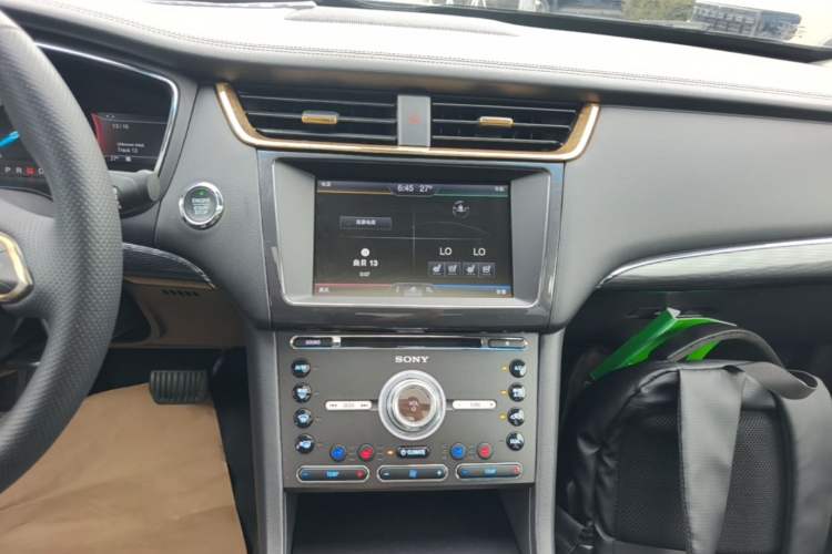 Used Ford Taurus 2015 EcoBoost 245 Luxury Model Audio And AC Panel