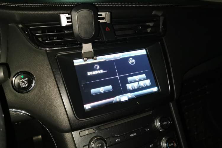 Used Ford Taurus 2015 EcoBoost 245 Fashion Edition Audio And AC Panel