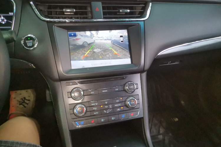 Used Ford Taurus 2015 EcoBoost 245 Fashion Edition Audio And AC Panel