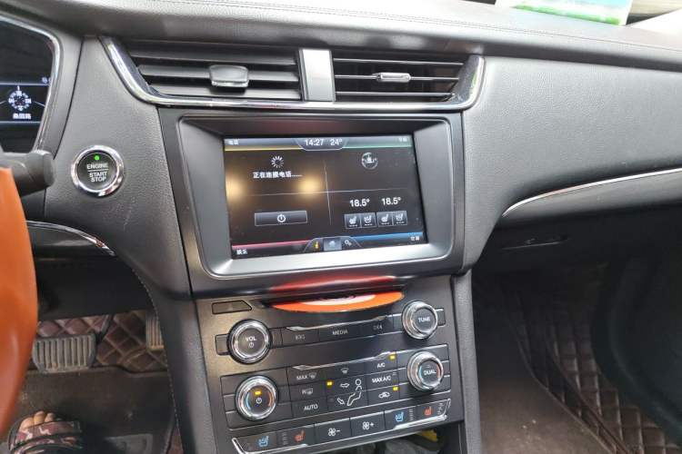 Used Ford Taurus 2015 EcoBoost 245 Fashion Edition Audio And AC Panel