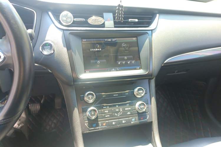 Used Ford Taurus 2015 EcoBoost 245 Fashion Edition Audio And AC Panel