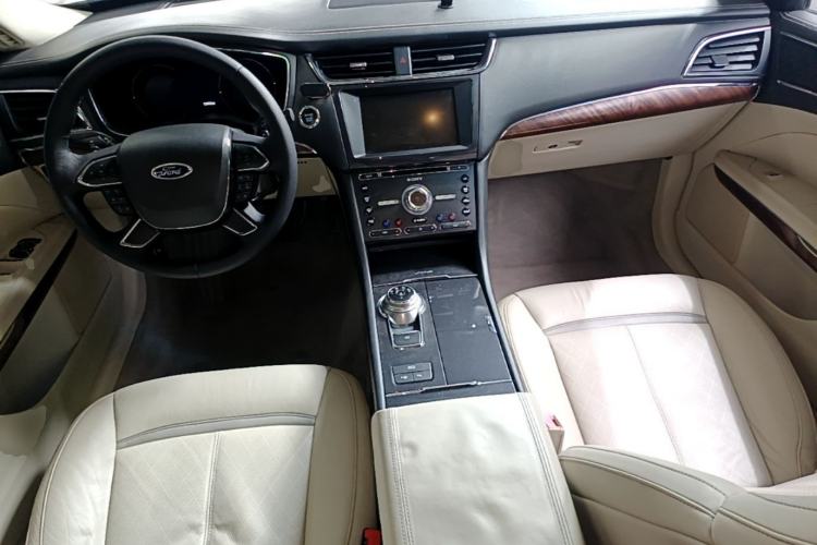 Used Ford Taurus 2015 EcoBoost 245 Ultimate Model Center Console