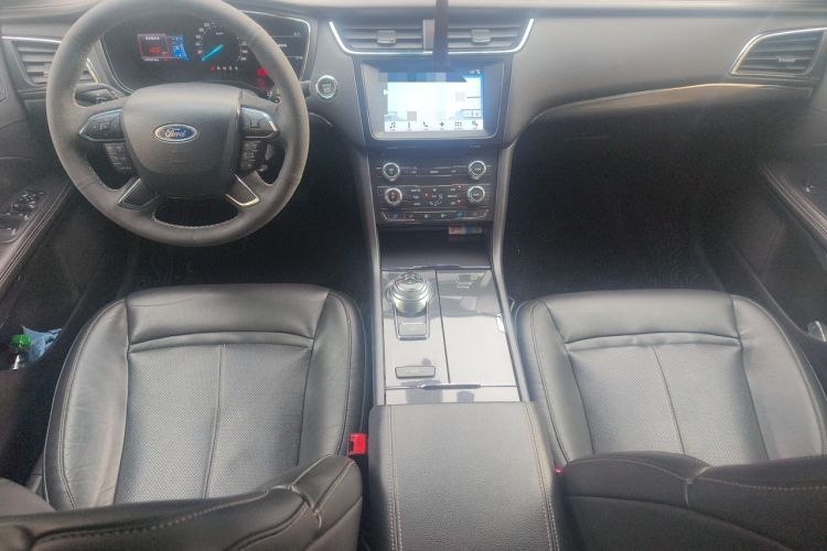 Used Ford Taurus 2015 EcoBoost 245 Fashion Edition Center Console
