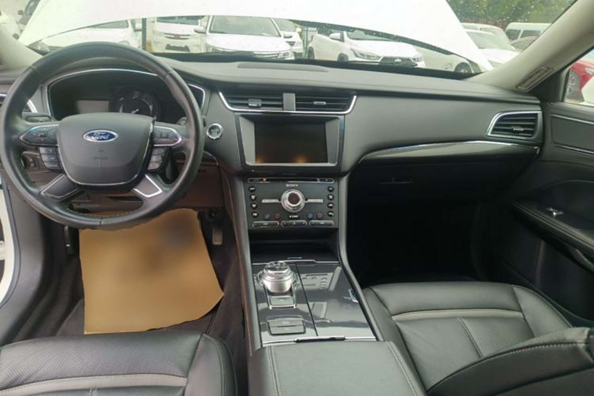 Used Ford Taurus 2015 EcoBoost 245 Luxury Model Center Console