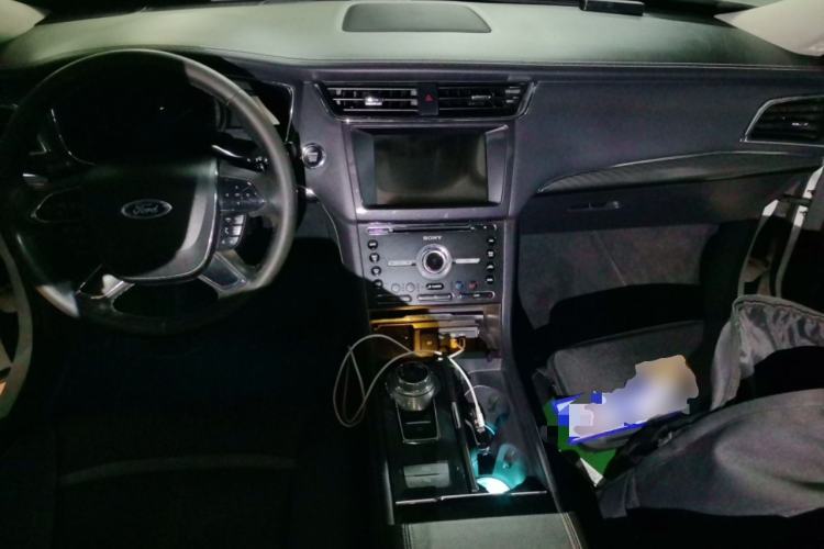Used Ford Taurus 2015 EcoBoost 245 Ultimate Model Center Console