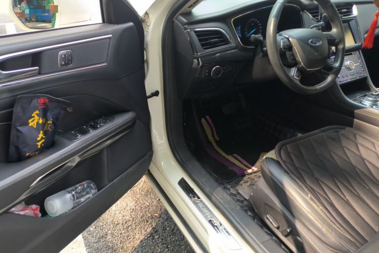 Used Ford Taurus 2015 EcoBoost 245 Luxury Model Driver Seat
