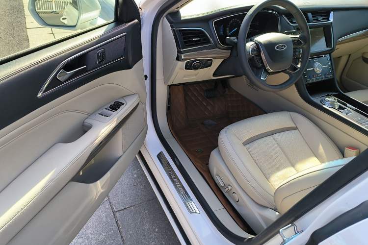 Used Ford Taurus 2015 EcoBoost 245 Luxury Model Driver Seat