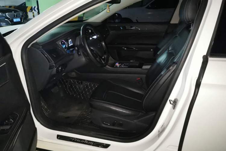 Used Ford Taurus 2015 EcoBoost 245 Fashion Edition Driver Seat